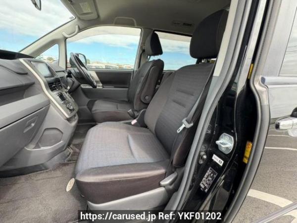 Used 2010 AT toyota voxy ZRR70W Image[13]