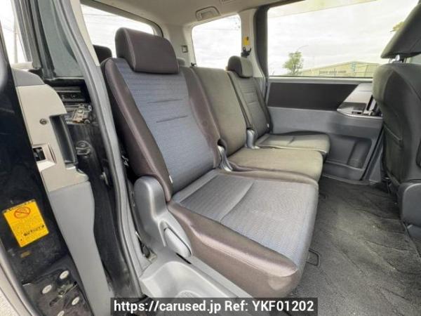 Used 2010 AT toyota voxy ZRR70W Image[14]