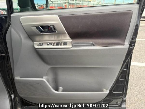 Used 2010 AT toyota voxy ZRR70W Image[17]