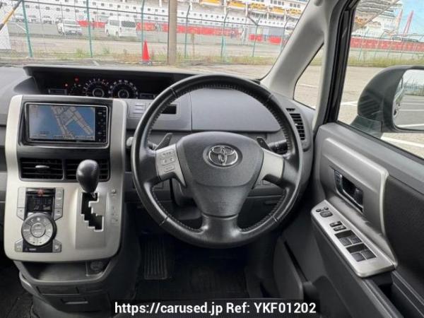 Used 2010 AT toyota voxy ZRR70W Image[21]
