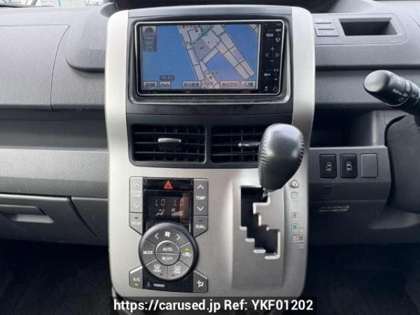 Used 2010 AT toyota voxy ZRR70W Image[24]