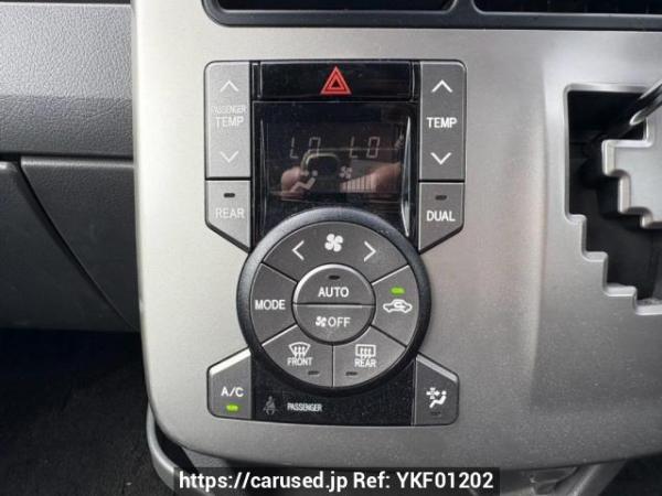 Used 2010 AT toyota voxy ZRR70W Image[26]
