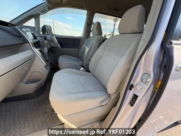 Used 2009 AT toyota noah ZRR70G Image[13]