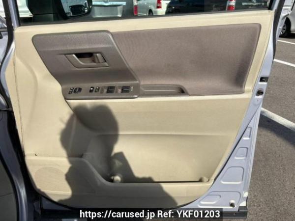 Used 2009 AT toyota noah ZRR70G Image[17]