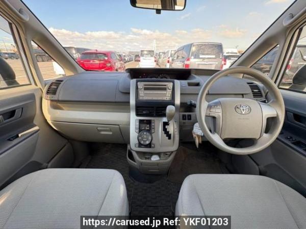 Used 2009 AT toyota noah ZRR70G Image[19]