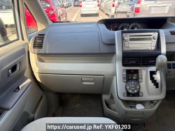 Used 2009 AT toyota noah ZRR70G Image[20]