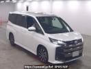 Toyota Noah ZWR90W