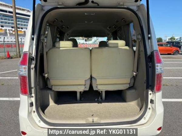 Used 2009 AT toyota noah ZRR70G Image[8]