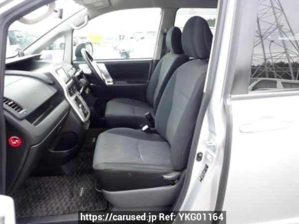Used 2010 AT toyota noah ZRR75W Image[13]