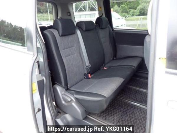 Used 2010 AT toyota noah ZRR75W Image[14]