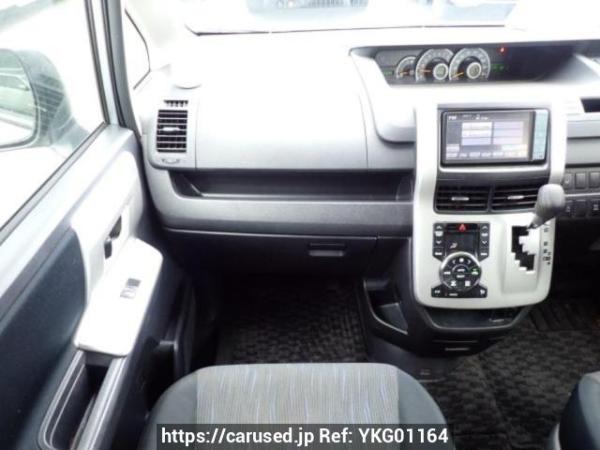 Used 2010 AT toyota noah ZRR75W Image[18]