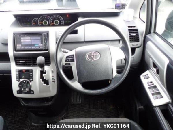 Used 2010 AT toyota noah ZRR75W Image[20]