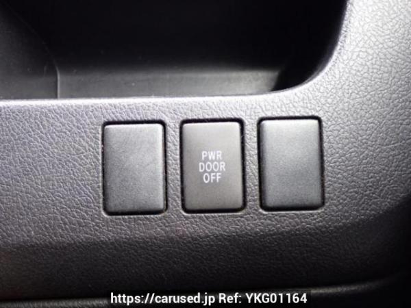 Used 2010 AT toyota noah ZRR75W Image[26]