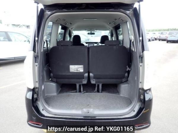 Used 2007 AT toyota noah ZRR70W Image[8]