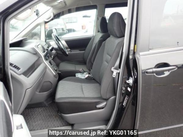 Used 2007 AT toyota noah ZRR70W Image[13]