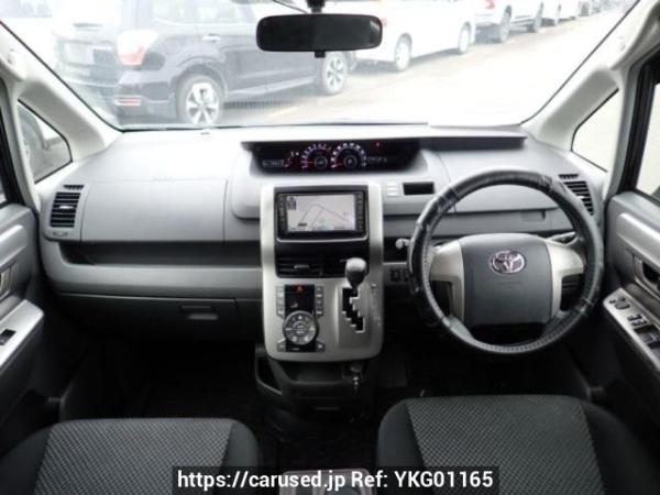 Used 2007 AT toyota noah ZRR70W Image[17]