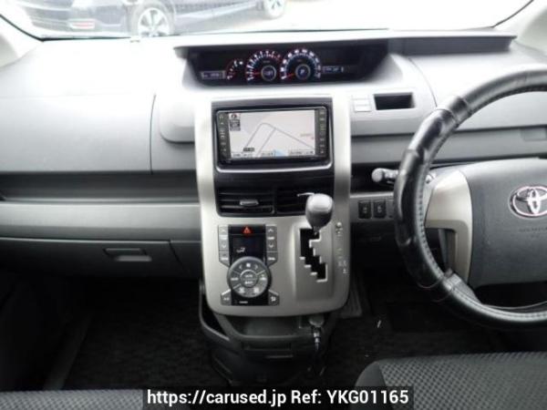 Used 2007 AT toyota noah ZRR70W Image[19]