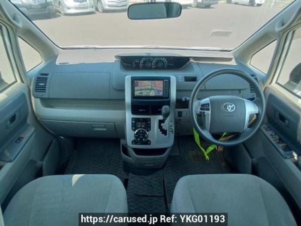 Used 2010 AT toyota noah ZRR70G Image[17]