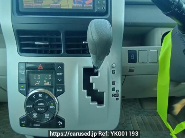 Used 2010 AT toyota noah ZRR70G Image[23]
