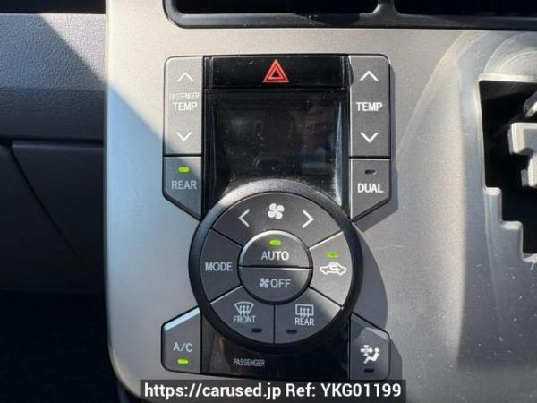 Used 2010 AT toyota voxy ZRR70W Image[24]