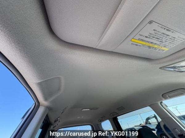 Used 2010 AT toyota voxy ZRR70W Image[47]