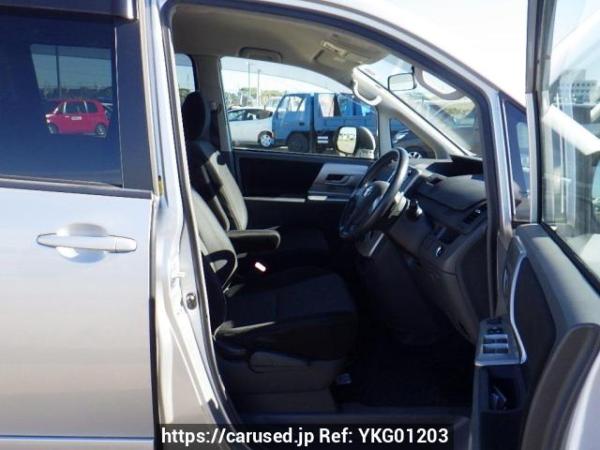 Used 2007 AT toyota noah ZRR75W Image[11]