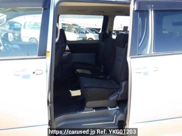 Used 2007 AT toyota noah ZRR75W Image[14]