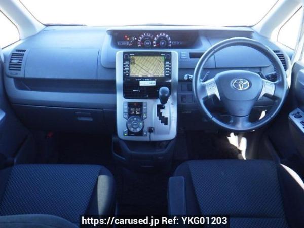 Used 2007 AT toyota noah ZRR75W Image[16]