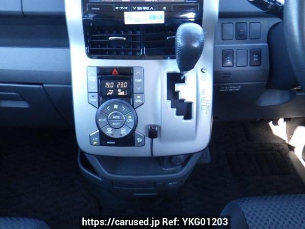 Used 2007 AT toyota noah ZRR75W Image[20]