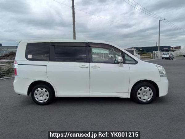 Used 2007 AT toyota noah ZRR70G Image[7]