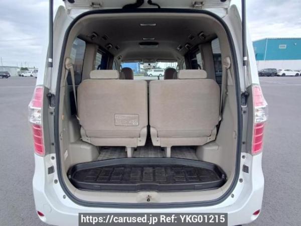 Used 2007 AT toyota noah ZRR70G Image[8]