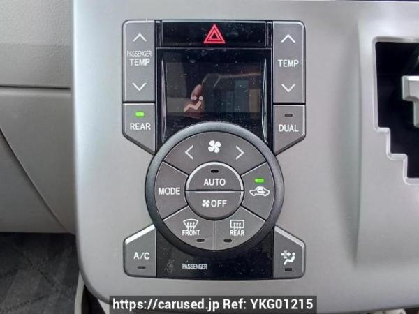 Used 2007 AT toyota noah ZRR70G Image[22]