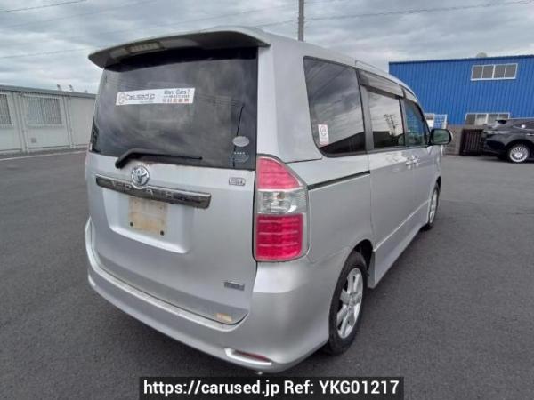 Used 2007 AT toyota noah ZRR70W Image[6]