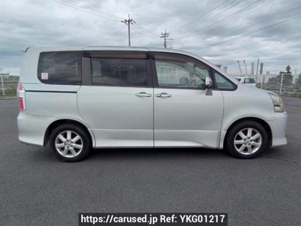 Used 2007 AT toyota noah ZRR70W Image[7]