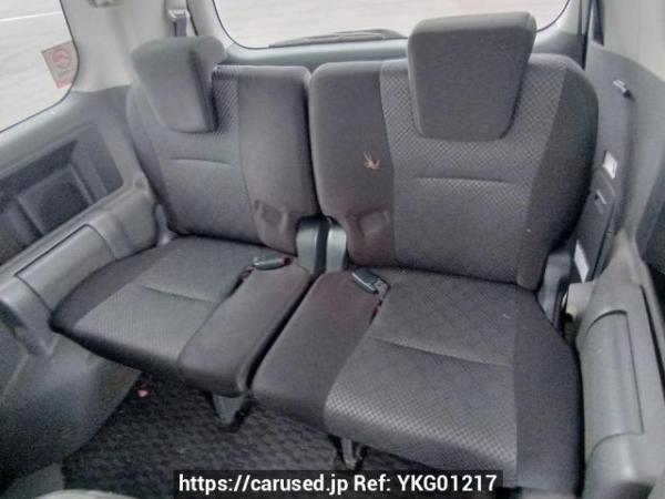 Used 2007 AT toyota noah ZRR70W Image[16]