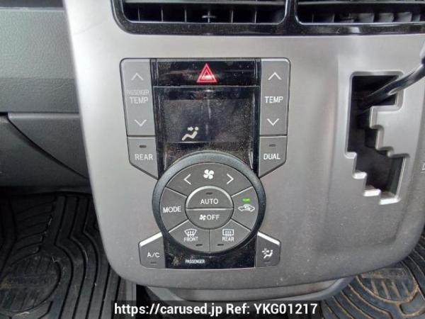 Used 2007 AT toyota noah ZRR70W Image[22]