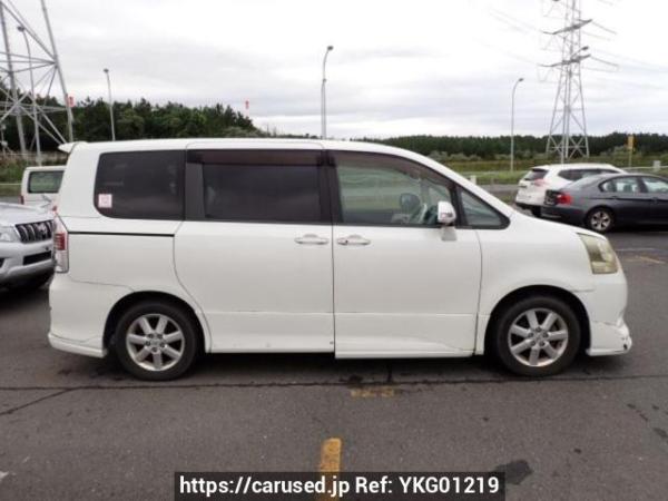 Used 2010 AT toyota noah ZRR70W Image[7]