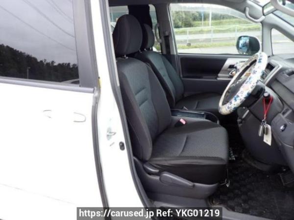 Used 2010 AT toyota noah ZRR70W Image[11]