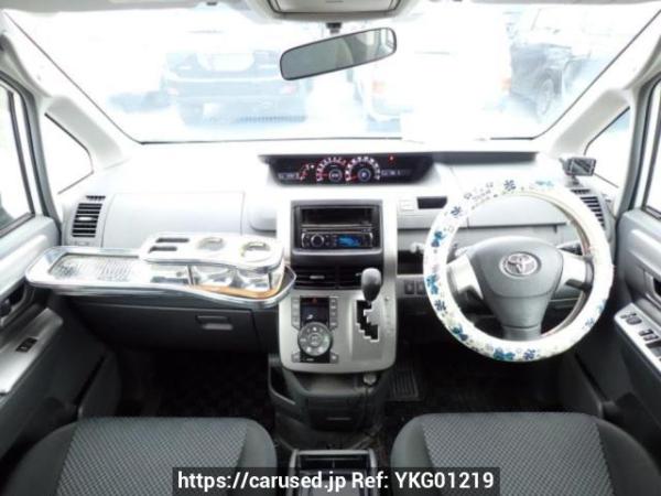 Used 2010 AT toyota noah ZRR70W Image[16]