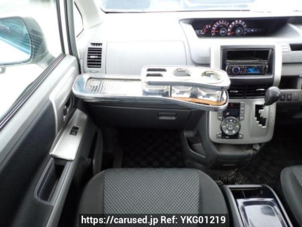 Used 2010 AT toyota noah ZRR70W Image[17]