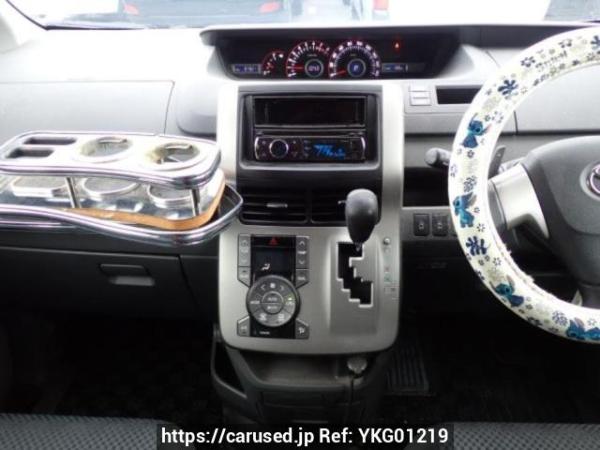 Used 2010 AT toyota noah ZRR70W Image[18]