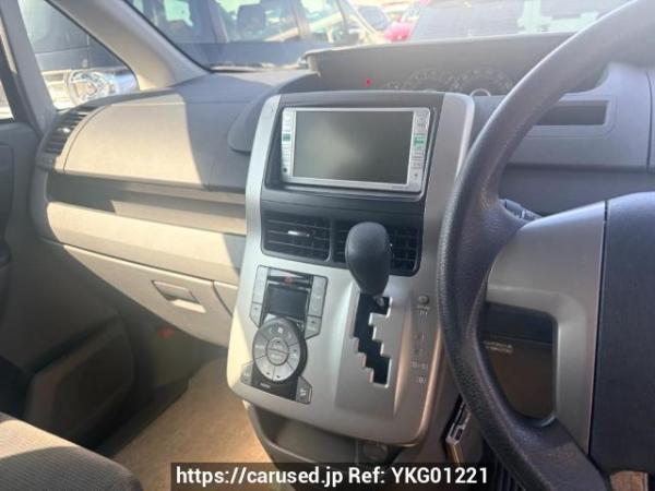 Used 2009 AT toyota noah ZRR70G Image[8]