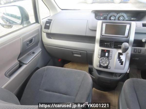 Used 2009 AT toyota noah ZRR70G Image[23]