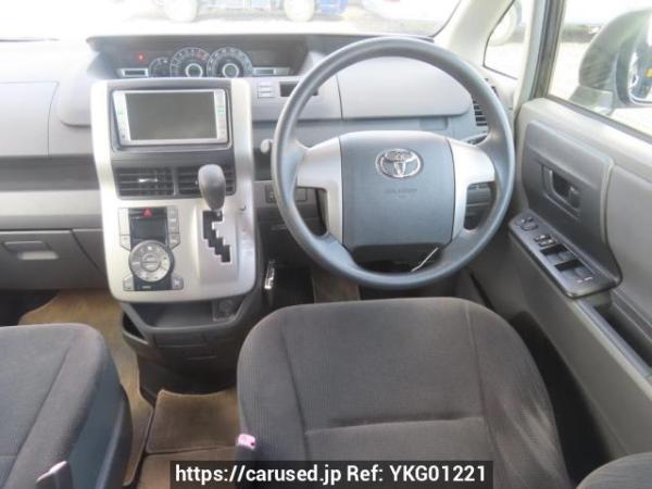 Used 2009 AT toyota noah ZRR70G Image[25]