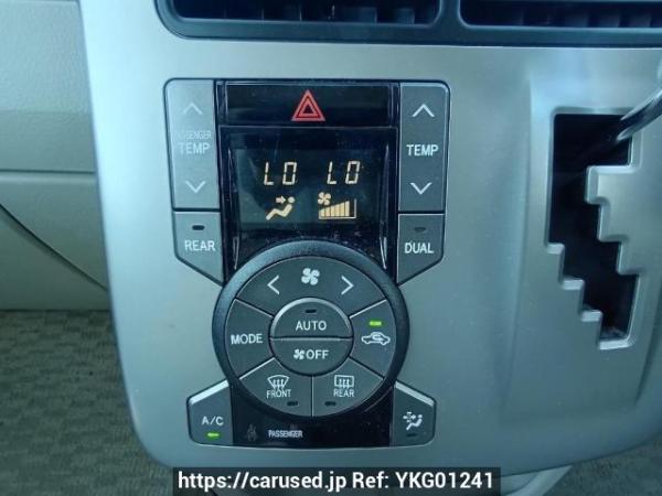 Used 2008 AT toyota noah ZRR70G Image[22]