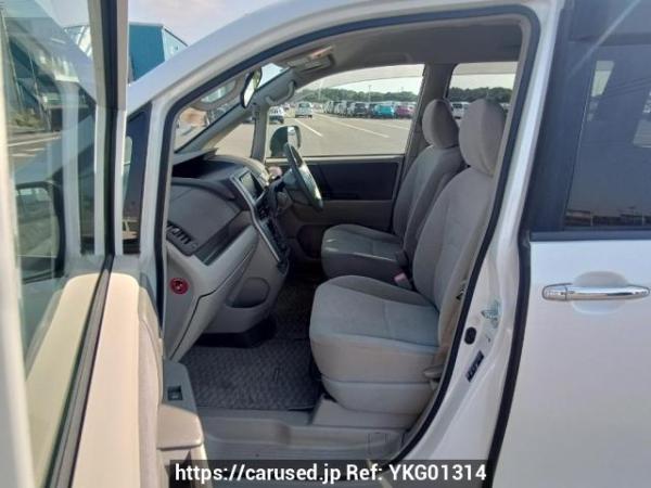 Used 2010 AT toyota noah ZRR70G Image[14]