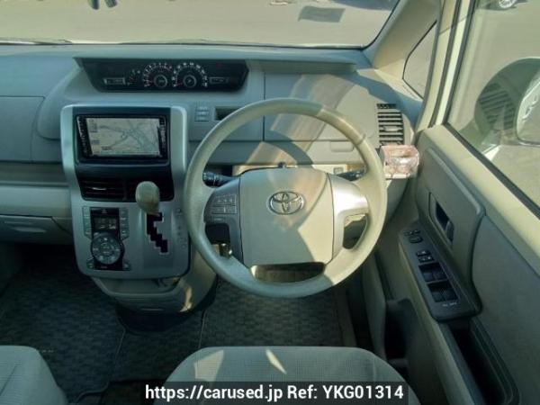 Used 2010 AT toyota noah ZRR70G Image[20]