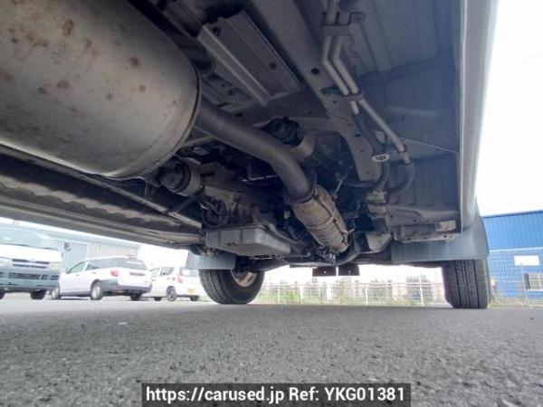 Used 2004 AT toyota hiace-van TRH112V Image[32]
