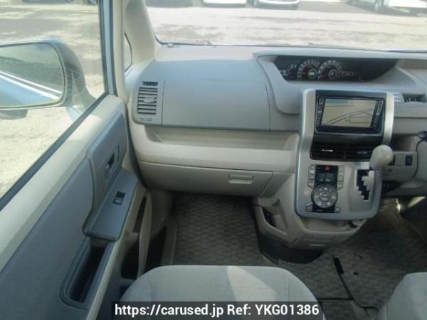 Used 2007 AT toyota noah ZRR75G Image[18]