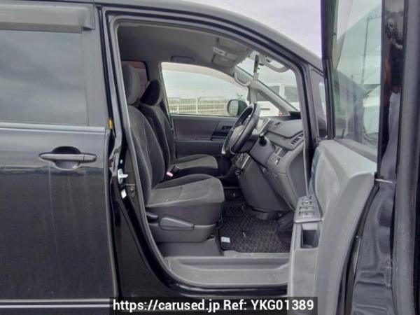 Used 2007 AT toyota noah ZRR70G Image[12]